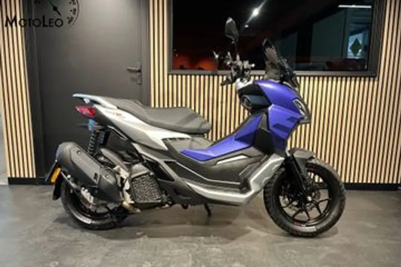 Aprilia SR GT 200 (2022)