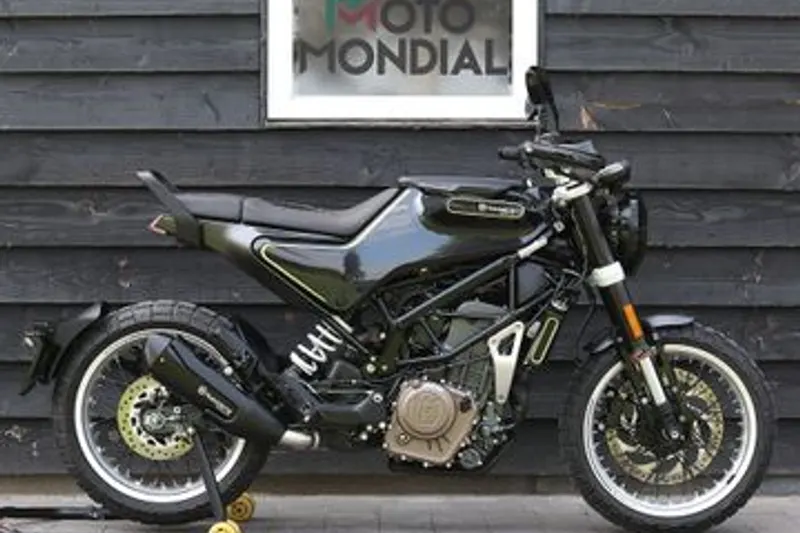 HUSQVARNA SVARTPILEN 401 (2018)