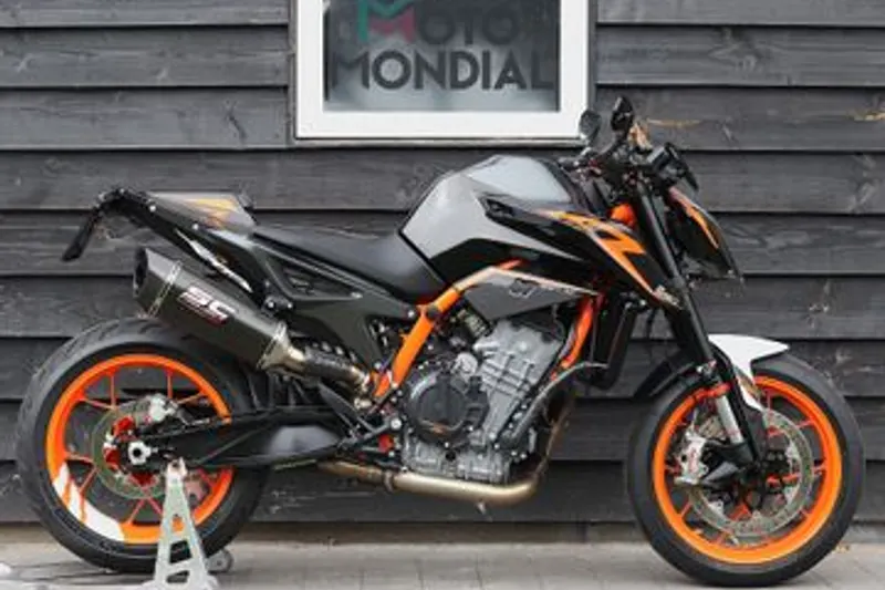 KTM 890 DUKE R (2021)