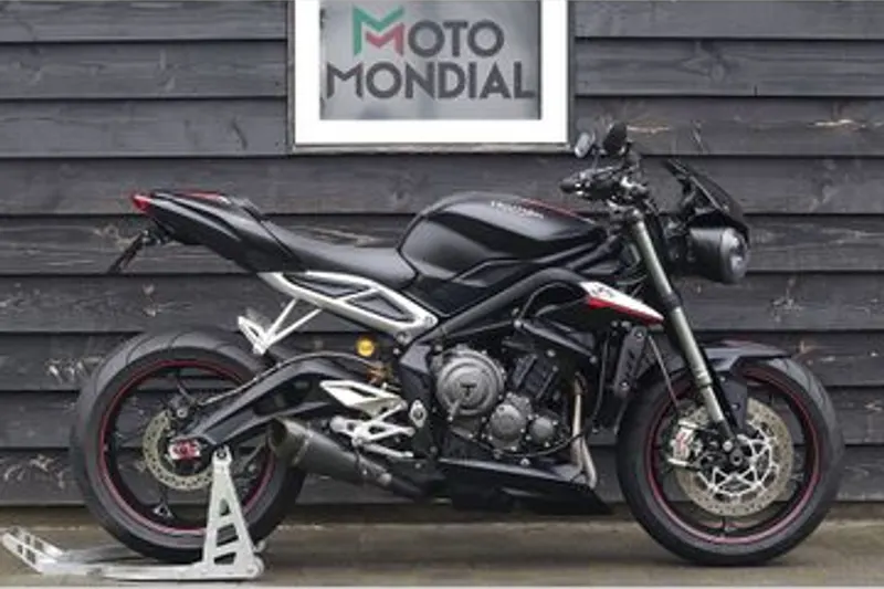 TRIUMPH STREET TRIPLE 765 RS (2018)