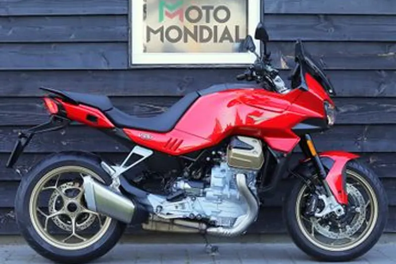 Moto Guzzi V100 Mandello (2023)