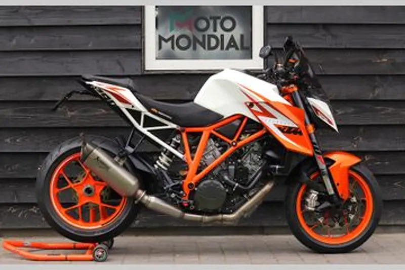 KTM 1290 Super Duke (2016)