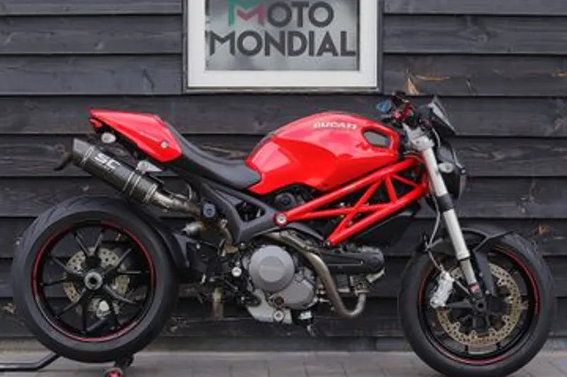 Ducati 796 Monster (2011)