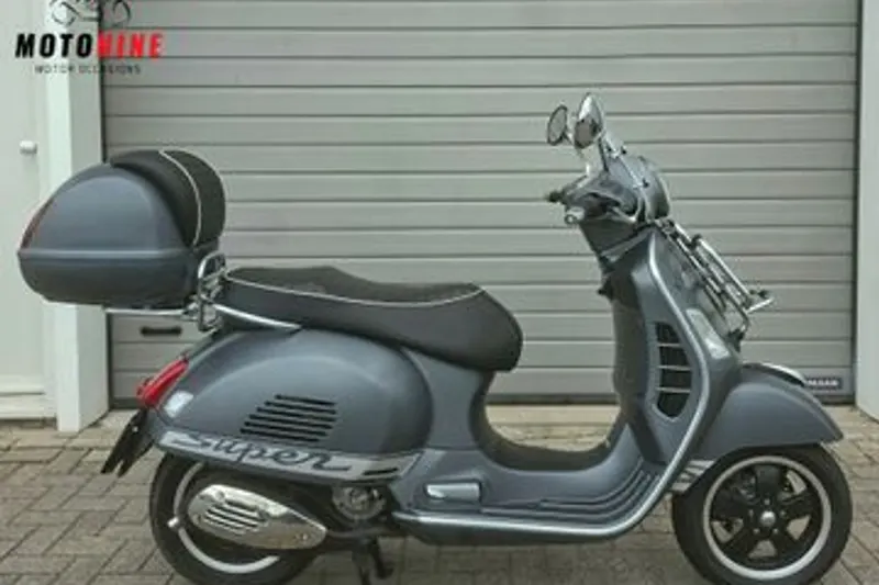 Piaggio GTS TOURING 300 (2010)