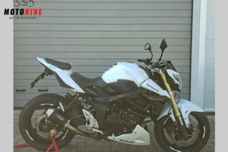 Suzuki GSR750 (2011)