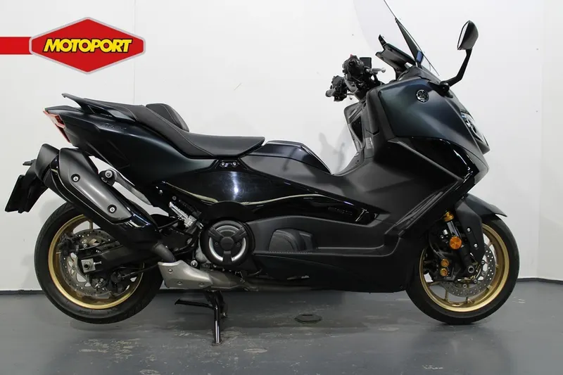 Yamaha T MAX (2022)