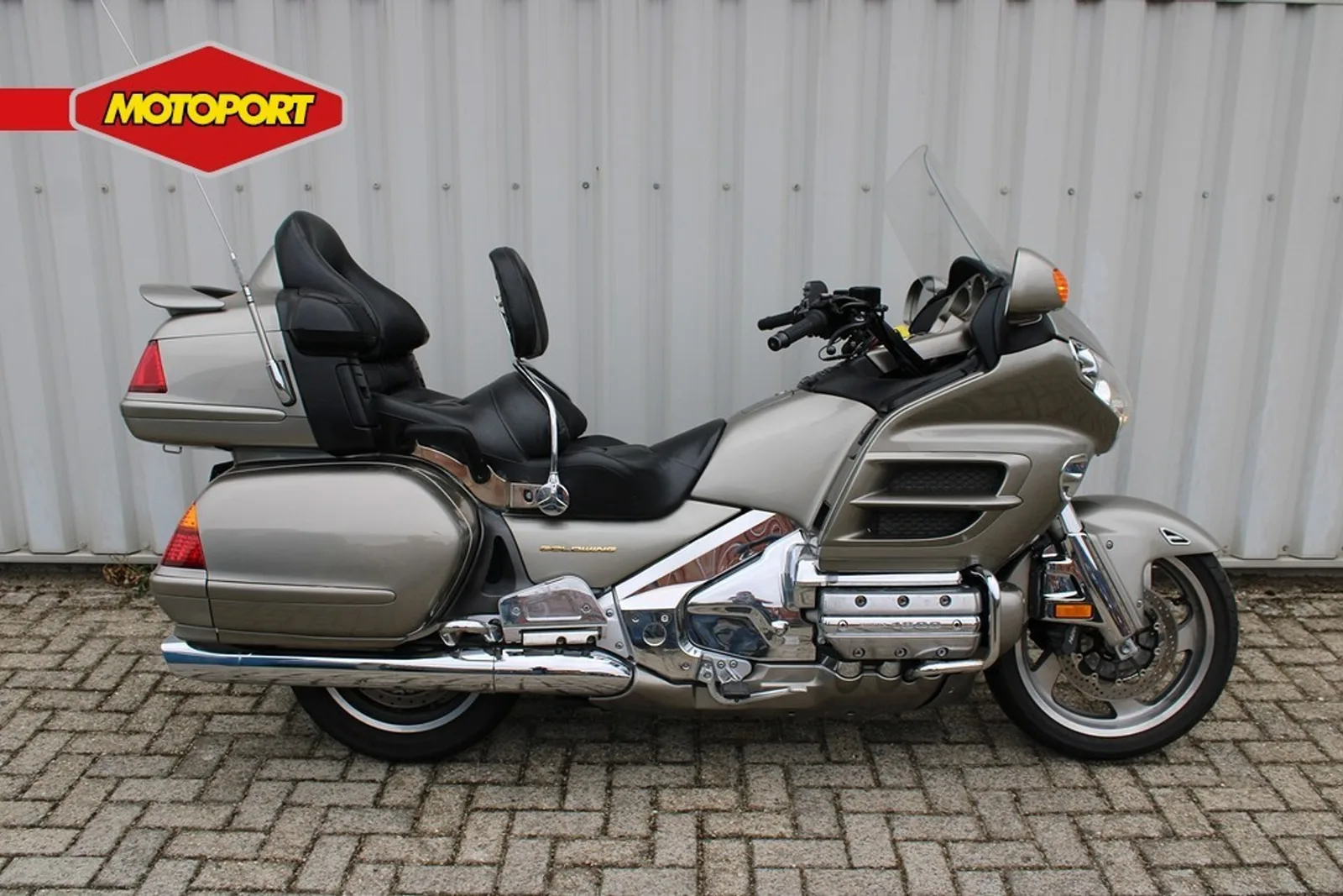 Honda GL 1800 Goldwing (2002) — foto 1