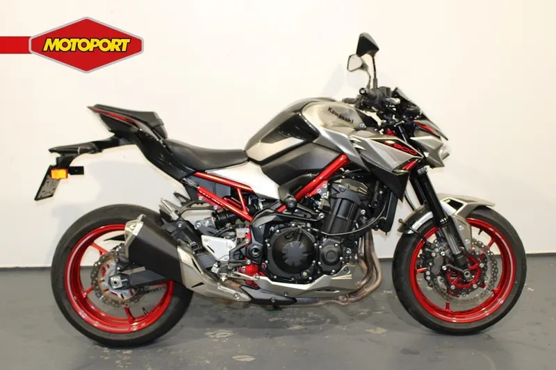 Kawasaki Z900 (2024)