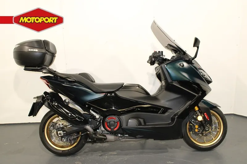 Yamaha T MAX (2022)