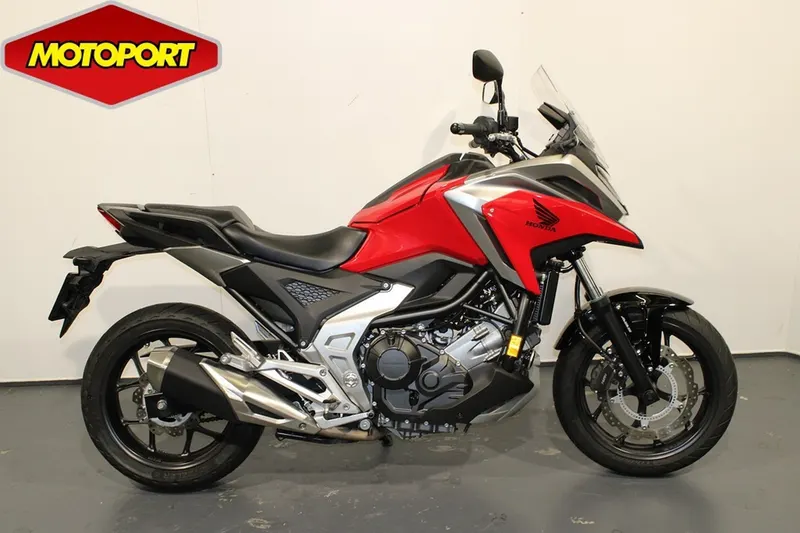 Honda NC750X (2022)