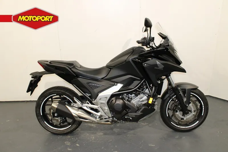Honda NC750X (2023)