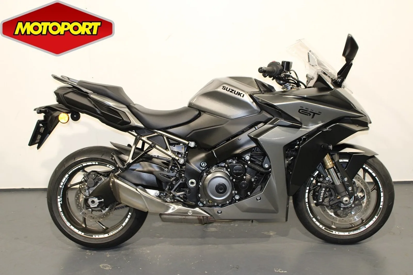 Suzuki GSX-S1000GT (2025) — foto 1