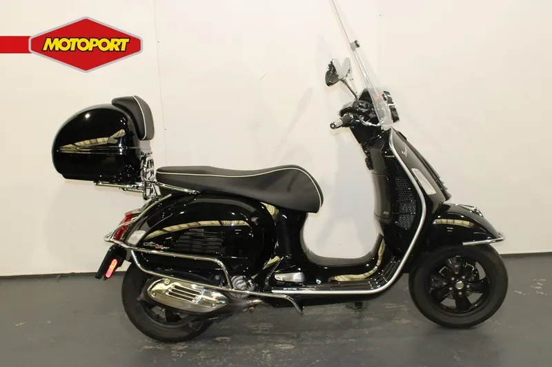 Vespa GTS 300 (2021)