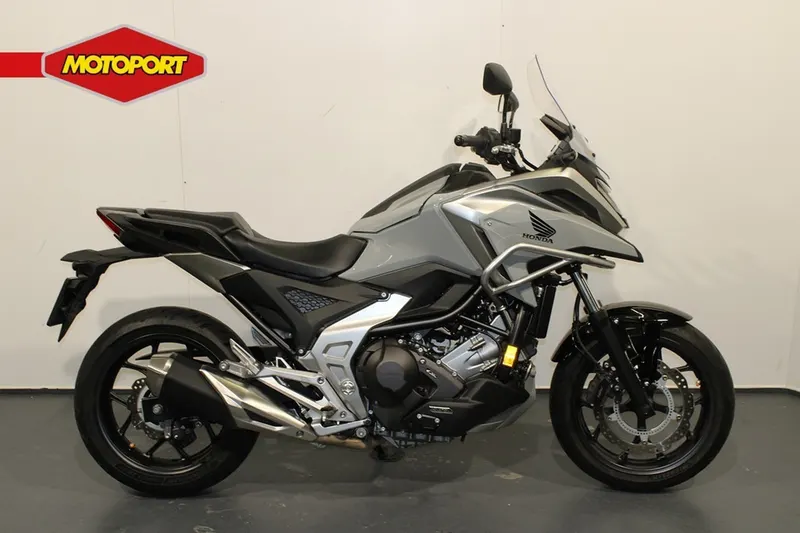 Honda NC750X (2023)