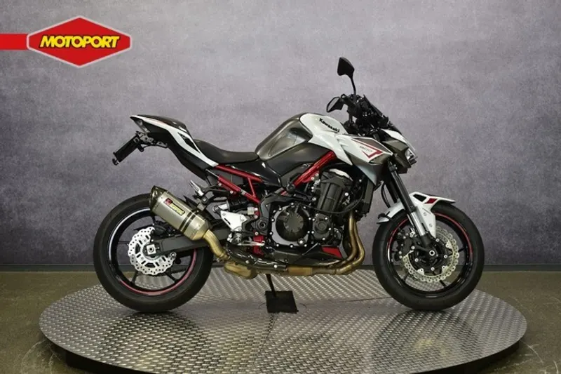 Kawasaki Z900 (2022)