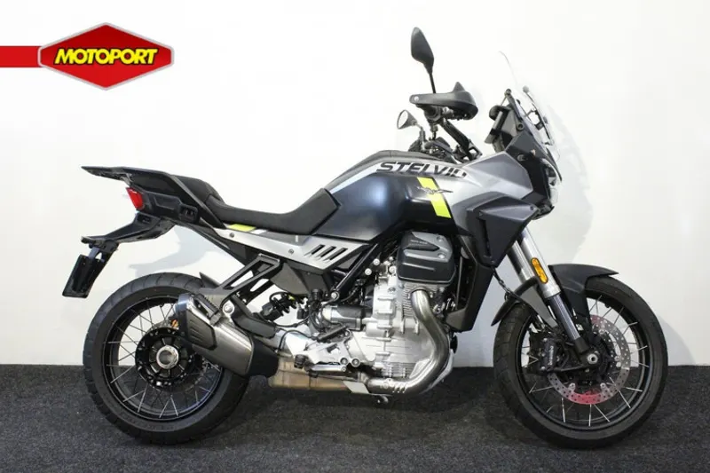 Moto Guzzi Stelvio (2024)