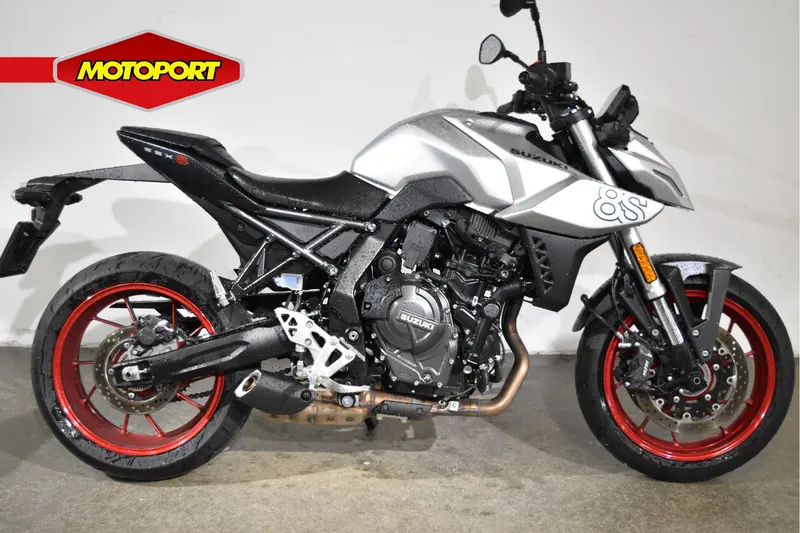 Suzuki GSX-8S (2025)
