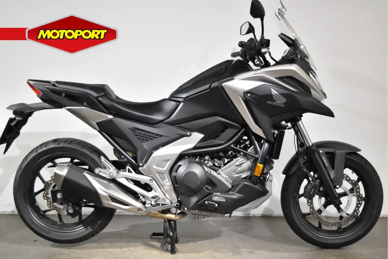 Honda NC750X (2021)