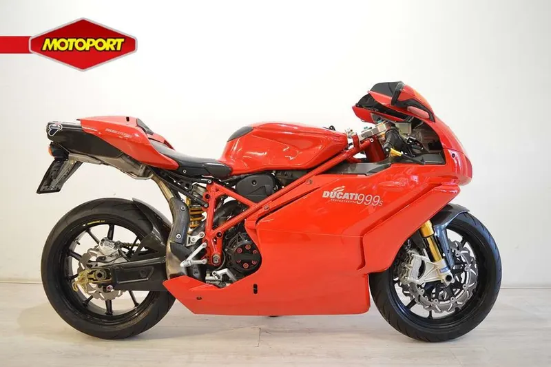 Ducati 999 S (2006)