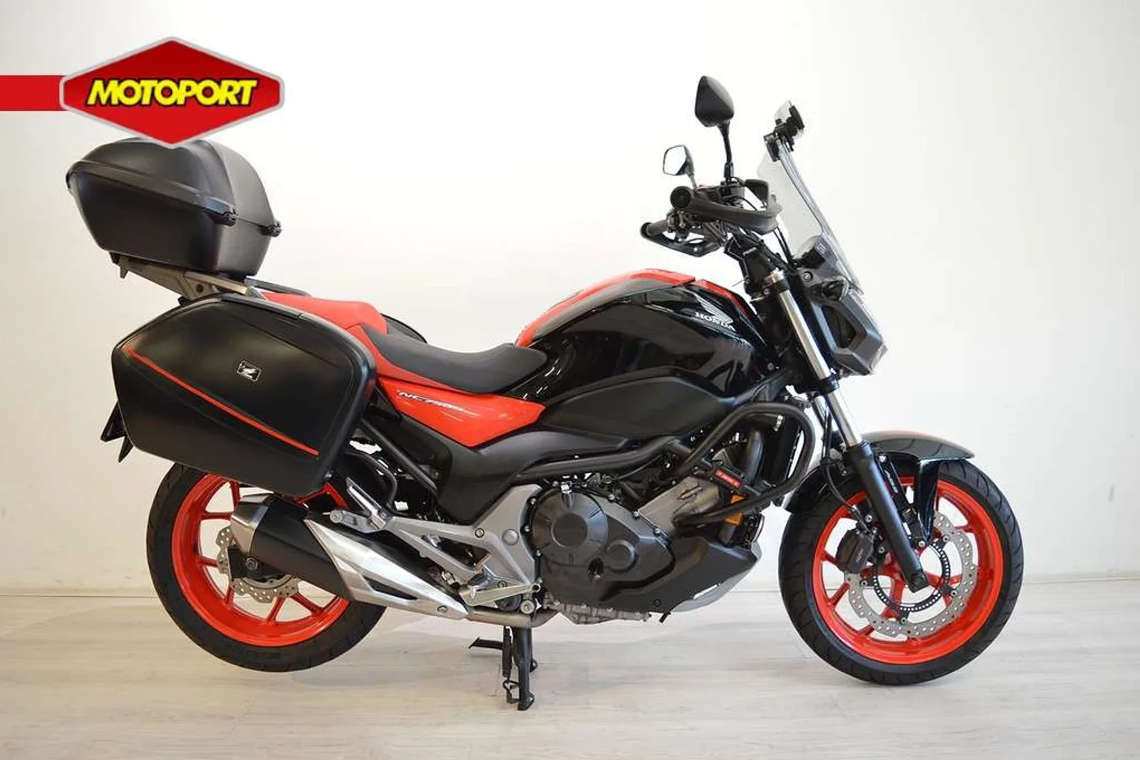 Honda NC 750 S (2016) — foto 1