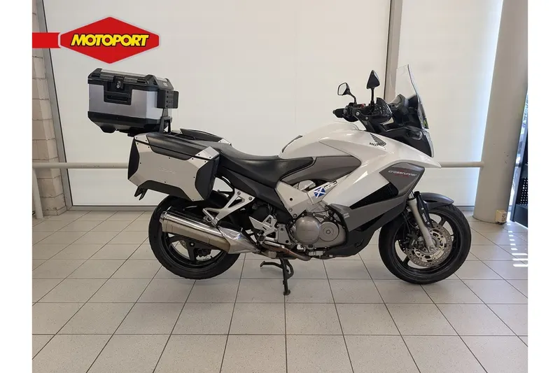 Honda VFR 800 X Crossrunner (2011)