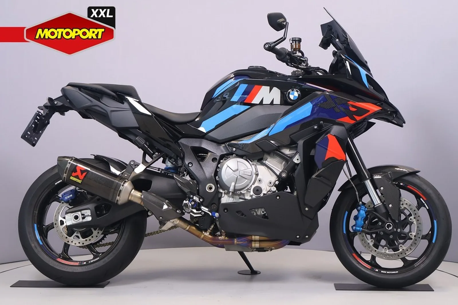 BMW M 1000 XR (2024) — foto 1