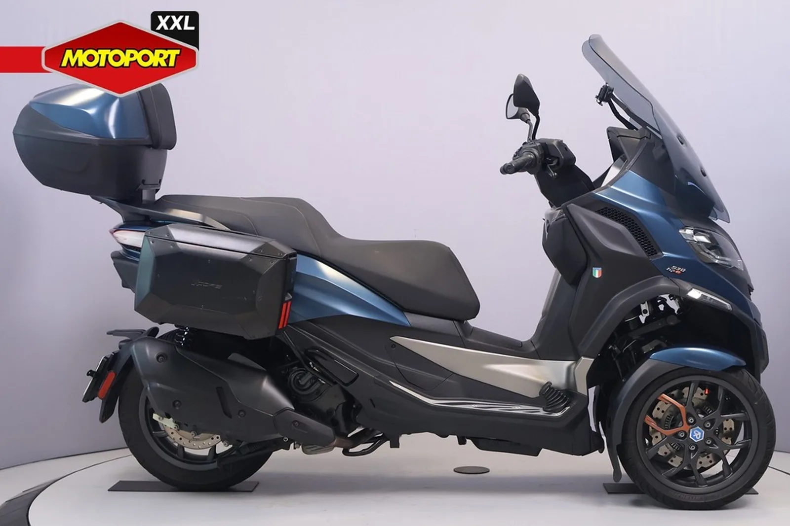 Piaggio MP3 530 Exclusive (2024) — foto 1