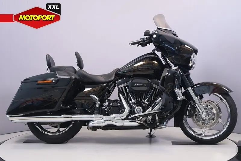 Harley-Davidson Street Glide (2015)