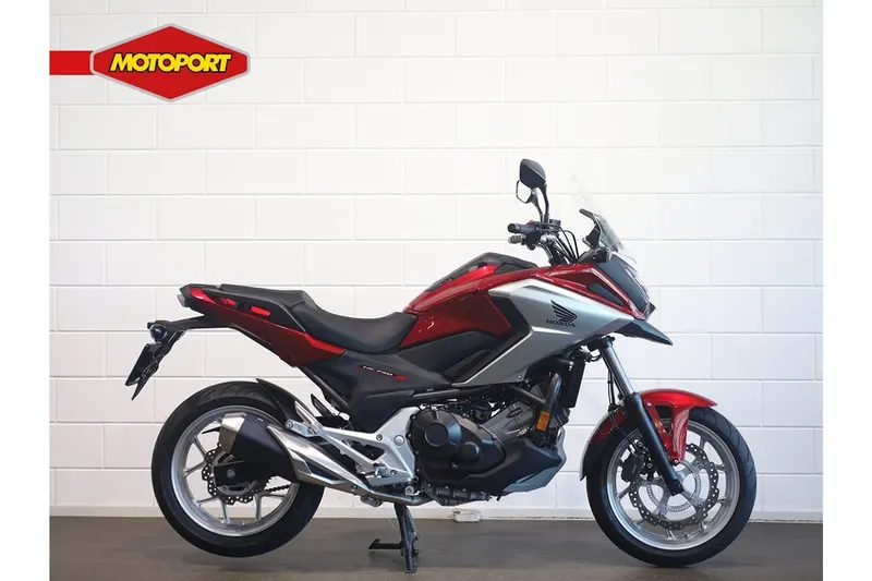 Honda NC750X (2017)