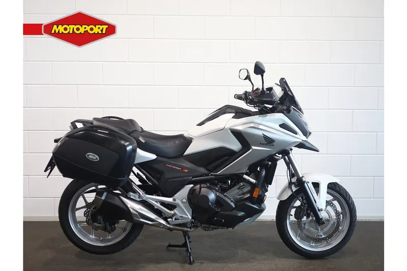 Honda NC750X (2016)