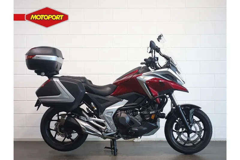 Honda NC750X (2023)