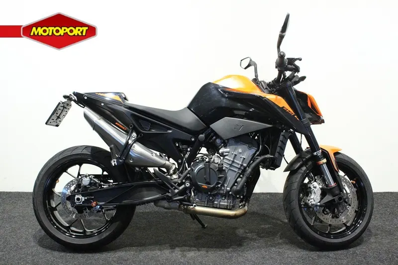 KTM 890 Duke (2021)