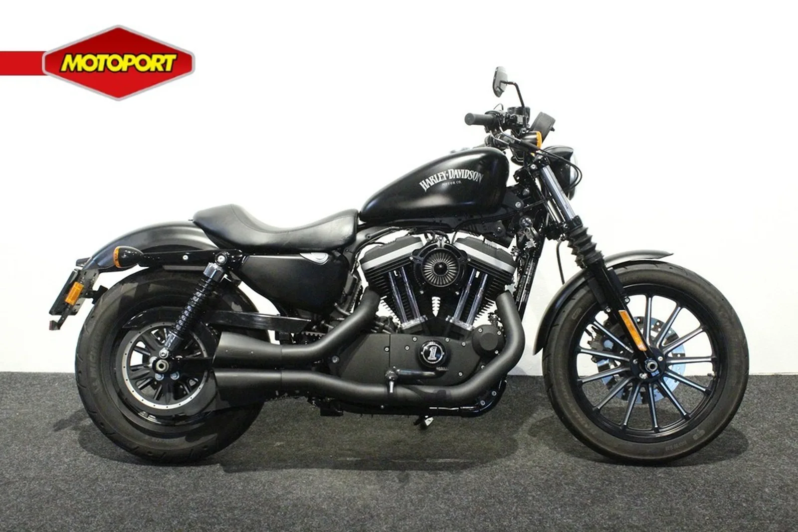 Harley-Davidson Sportster 883 (2011) — foto 1