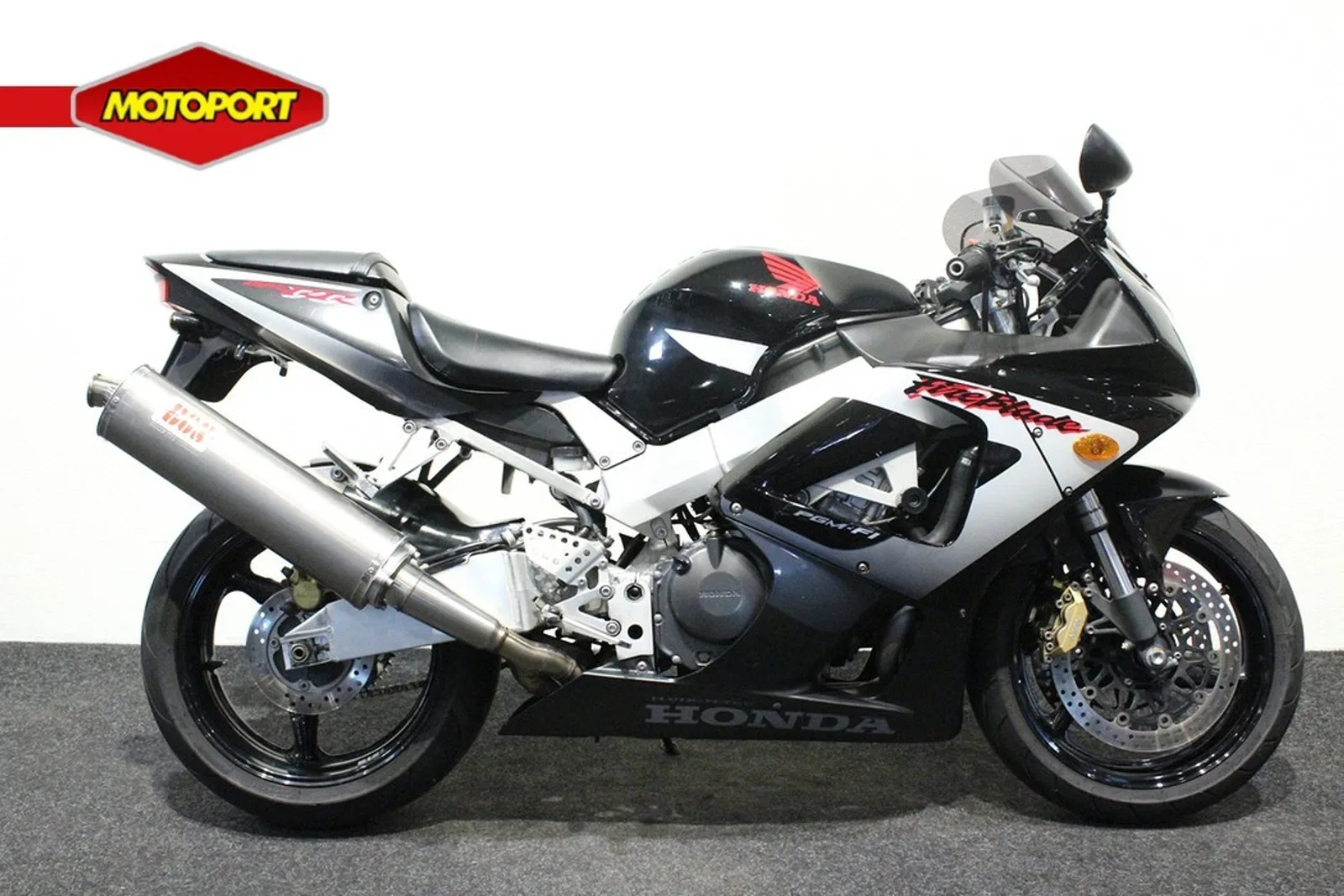 Honda CBR 900 RR (2000) — foto 1