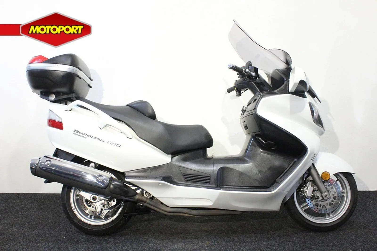 Suzuki Burgman 650 Executive (2010) — foto 1