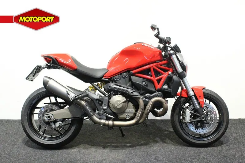 Ducati Monster 821 (2015)