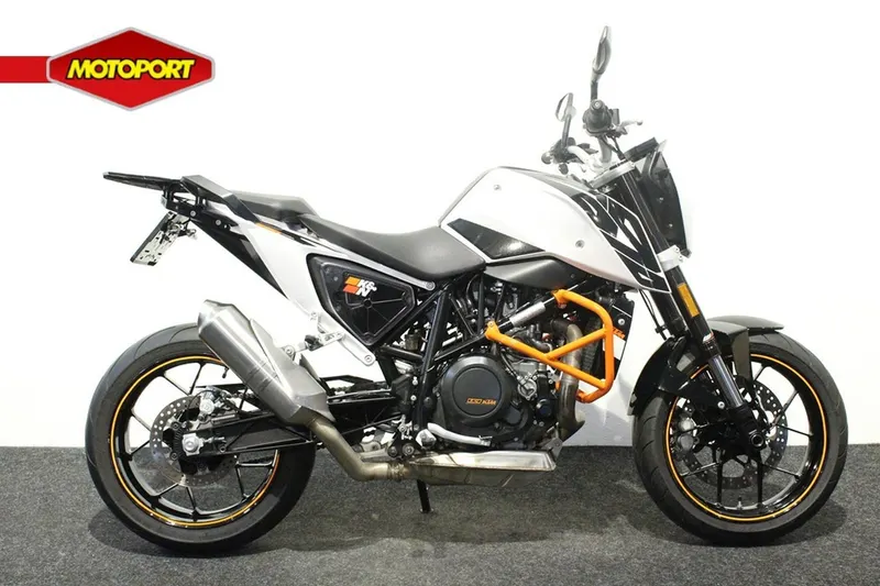 KTM 690 Duke (2016)