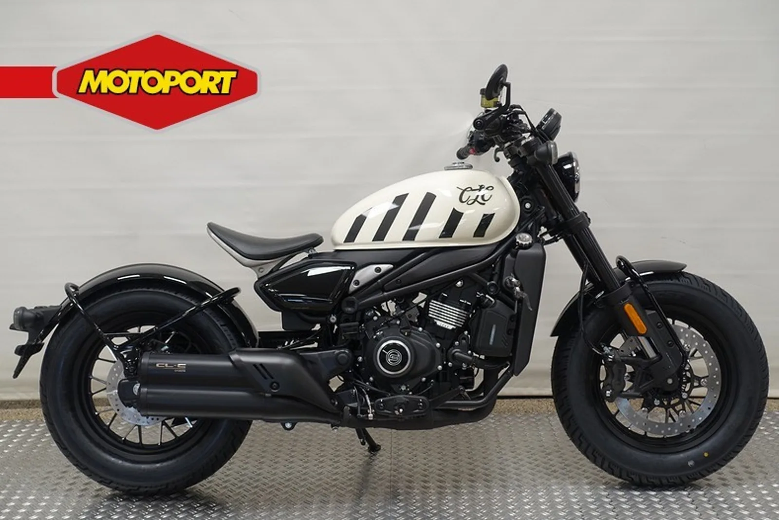 CFMoto 450CLC Bobber (2026) — foto 1