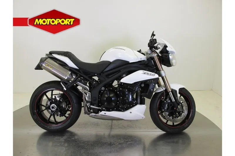 Triumph SPEED TRIPLE 1050 R (2015)