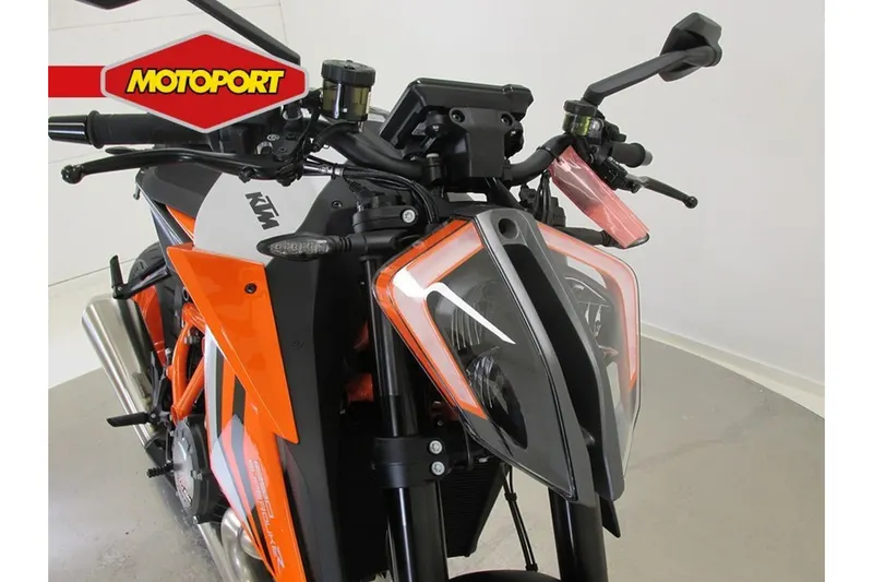 KTM 1290 Super Duke R EVO (2023)