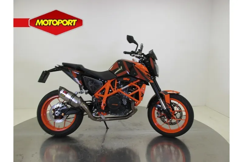 KTM 690 Duke R (2016)