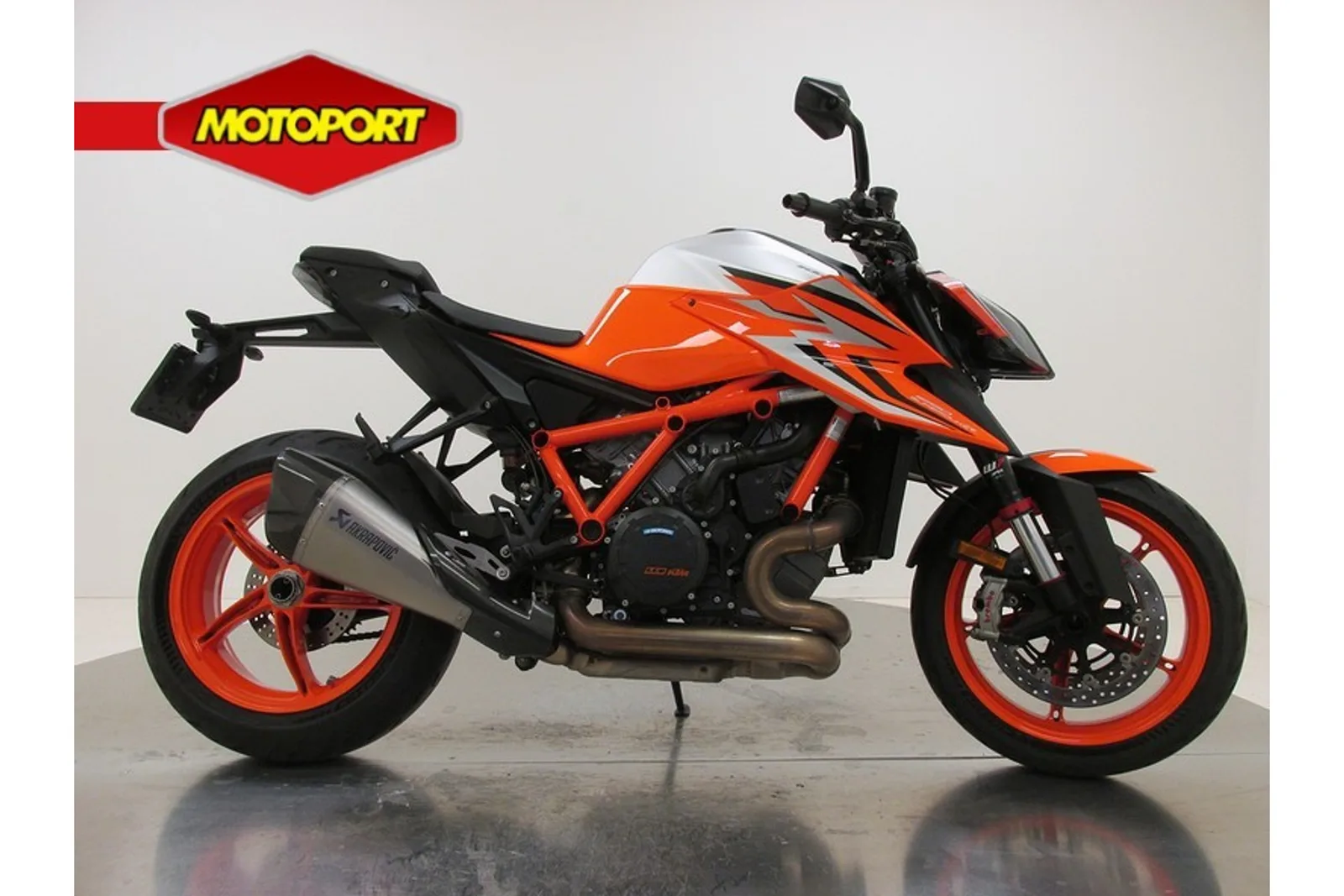 KTM 1290 SuperDuke R (2023) — foto 1