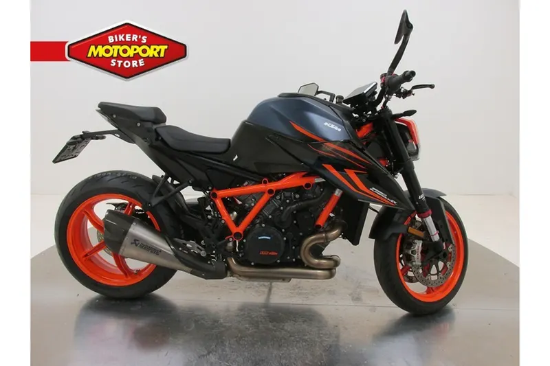 KTM 1290 SuperDuke R (2023)