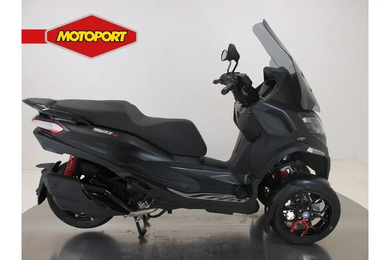 Piaggio MP3 400 (2023)