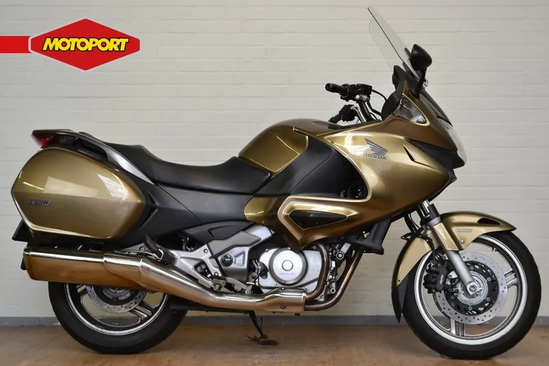 Honda NT 700 V Deauville (2006)