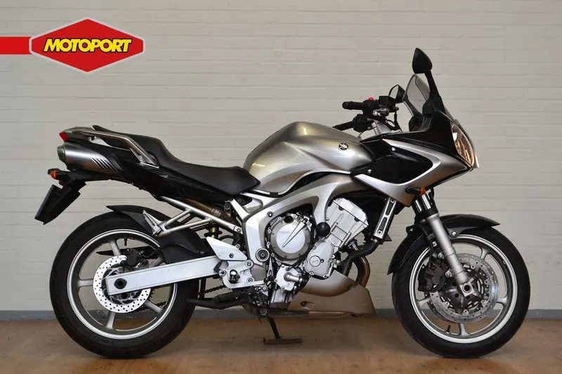 Yamaha FZ 6S Fazer (2004)