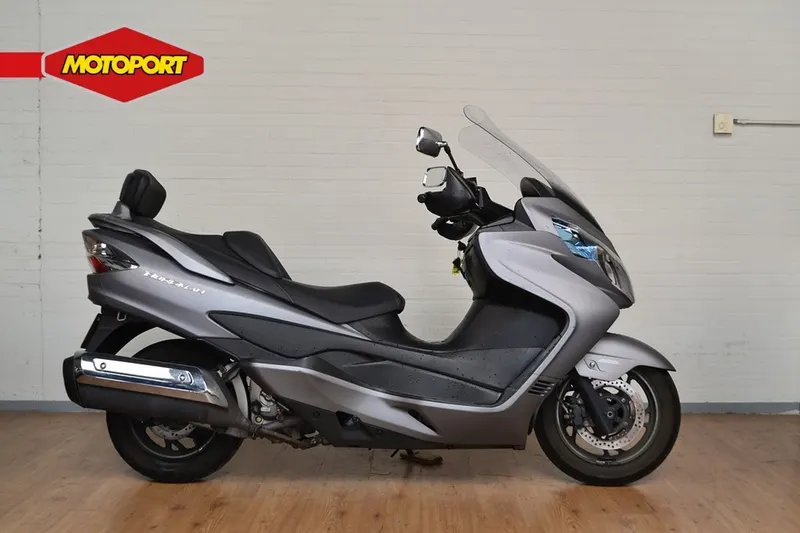 Suzuki Burgman AN 400 (2016)