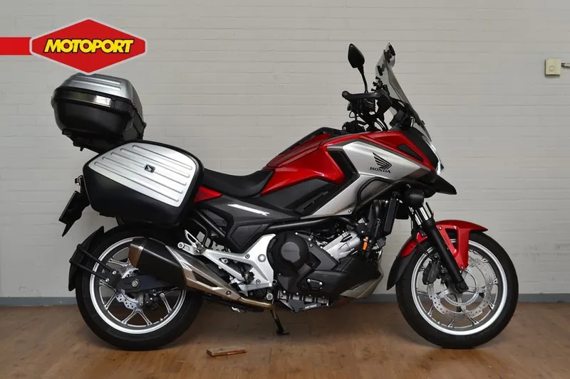 Honda NC750X (2016)
