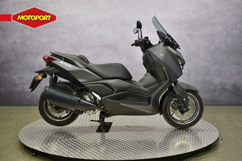 Yamaha X-MAX 300 (2024)