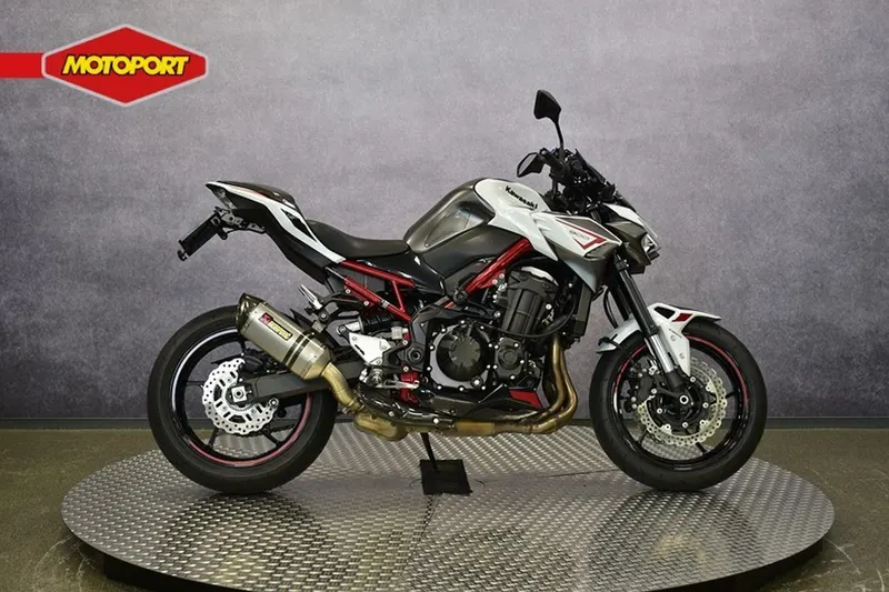 Kawasaki Z900 (2022)